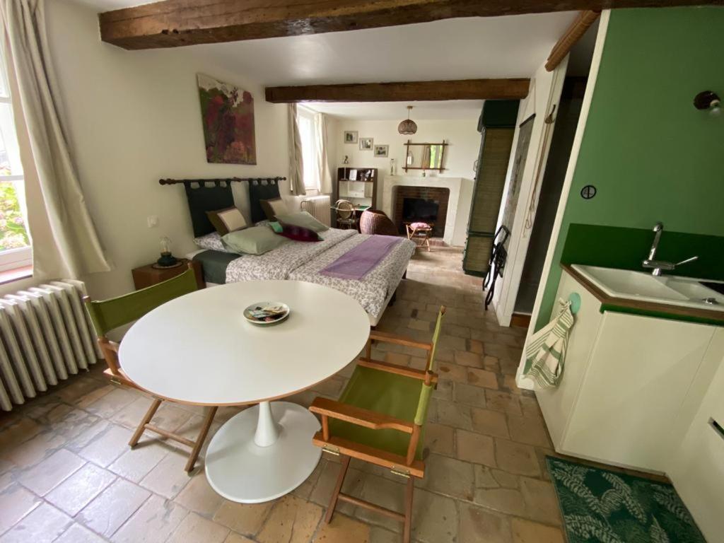 Amalouyse Studio De Charme Au Coeur Des Chateaux De Loire Montlouis-sur-Loire Esterno foto